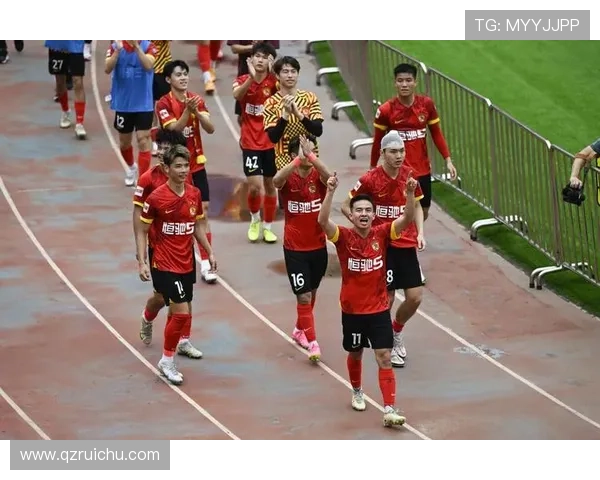 中甲联赛激战正酣 各队争夺晋级名额精彩纷呈 中甲联赛激战正酣 各队争夺晋级名额精彩纷呈